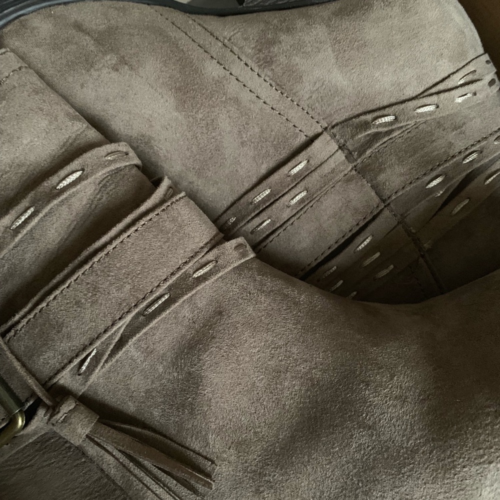 Booties - Picture 4 of 4